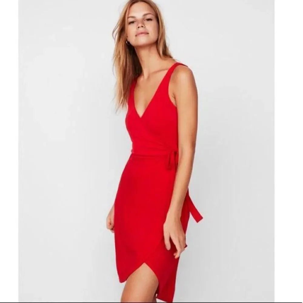 ✨ Surplice Wrap Midi Dress✨